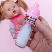 شیشه شیر جادویی عروسک (اسباب‌بازی نوستالژیک دخترانه) - تصویر 3