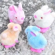 عروسک کوکی مدل خرگوش گوش دراز دنیای سرگرمی‌های کمیاب | اسباب‌بازی حرکتی و ضد استرس - تصویر 4